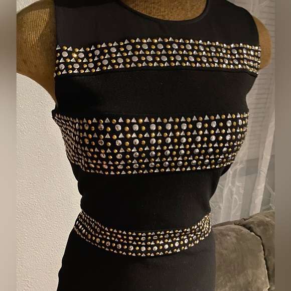 GUESS Los Angeles Sleeveless Dress - Picture 2 of 9